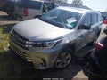 2019 Toyota Highlander Hybrid — photo 2 of 17 | VIN 5TDDGRFH9KS056145