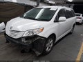 2017 Toyota Sienna — photo 2 of 17 | VIN 5TDKZ3DC4HS855460