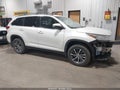 2019 Toyota Highlander — photo 1 of 19 | VIN 5TDJZRFH6KS565106