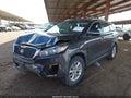 2017 Kia Sorento — photo 2 of 16 | VIN 5XYPGDA5XHG240819