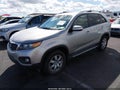 2013 Kia Sorento — photo 2 of 16 | VIN 5XYKT4A66DG423224