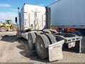 2007 Freightliner Conventional — photo 3 of 15 | VIN 1FUJA6CV97LX54348