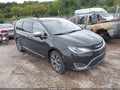 2017 Chrysler Pacifica — photo 1 of 15 | VIN 2C4RC1GG7HR735339