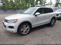 2014 Volkswagen Touareg — photo 2 of 16 | VIN WVGEF9BP2ED010981