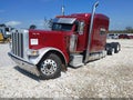 2018 Peterbilt 389 — photo 2 of 15 | VIN 1XPXDP9X1JD460708