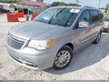 2013 Chrysler Town & Country — photo 2 of 11 | VIN 2C4RC1CG1DR664316