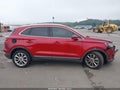 2017 Lincoln MKC — photo 12 of 15 | VIN 5LMCJ2C9XHUL19581