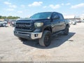 2016 Toyota Tundra — photo 2 of 17 | VIN 5TFEW5F15GX212105