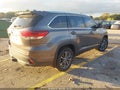 2019 Toyota Highlander — photo 4 of 17 | VIN 5TDJZRFH4KS614318