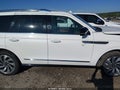 2022 Lincoln Navigator — photo 13 of 17 | VIN 5LMJJ2LT8NEL18115