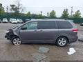 2011 Toyota Sienna — photo 15 of 17 | VIN 5TDKK3DC3BS162102