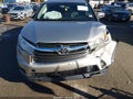 2015 Toyota Highlander — photo 6 of 17 | VIN 5TDZKRFH1FS100925