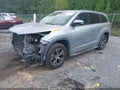 2016 Toyota Highlander — photo 2 of 17 | VIN 5TDKKRFH7GS138145