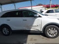 2016 Kia Sorento — photo 13 of 16 | VIN 5XYPG4A37GG018168
