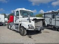 2017 Freightliner Cascadia 125 — photo 1 of 16 | VIN 3AKJGEDV8HSHZ6123