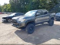 2017 Toyota Tacoma — photo 2 of 18 | VIN 3TMCZ5AN7HM066158