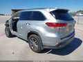 2017 Toyota Highlander — photo 3 of 17 | VIN 5TDJZRFH1HS512953