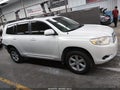 2010 Toyota Highlander — photo 14 of 17 | VIN 5TDZK3EH6AS014162