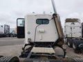 2000 Freightliner Conventional — photo 8 of 11 | VIN 1FUWDMDA3YPF77709