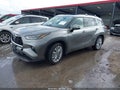 2026 Toyota Highlander Hybrid — photo 2 of 17 | VIN 5TDEBRCH2TS711884