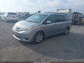 2017 Toyota Sienna — photo 2 of 17 | VIN 5TDKZ3DC3HS896422