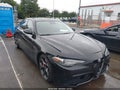 2018 Alfa Romeo Giulia — photo 1 of 16 | VIN ZARFAECN5J7569890