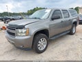 2009 Chevrolet Suburban 2500 — photo 2 of 16 | VIN 1GNGK46K49R234036
