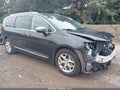 2019 Chrysler Pacifica — photo 1 of 18 | VIN 2C4RC1GG0KR708913