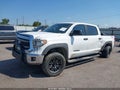 2015 Toyota Tundra — photo 2 of 16 | VIN 5TFEM5F18FX094409