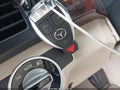 2012 Mercedes-Benz GLK-Class — photo 11 of 16 | VIN WDCGG5GB0CF923945