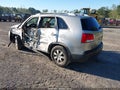 2013 Kia Sorento — photo 3 of 15 | VIN 5XYKTDA22DG421340