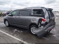 2015 Toyota Sienna — photo 3 of 16 | VIN 5TDYK3DC5FS639032