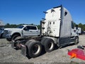 2015 Freightliner Cascadia 125 — photo 4 of 20 | VIN 1FUJGLD58FLGF3939