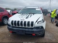 2018 Jeep Cherokee — photo 12 of 16 | VIN 1C4PJMBX5JD601816