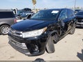 2018 Toyota Highlander — photo 2 of 16 | VIN 5TDZARFH1JS034243