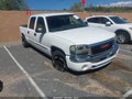 2005 GMC Sierra 1500 — photo 1 of 11 | VIN 2GTEC13T751190531