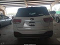2016 Kia Sorento — photo 15 of 17 | VIN 5XYPHDA58GG155652