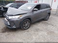 2019 Toyota Highlander — photo 2 of 22 | VIN 5TDKZRFH7KS558704