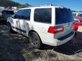 2010 Lincoln Navigator — photo 3 of 12 | VIN 5LMJJ2H55AEJ10746