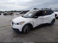 2018 Nissan Kicks — photo 2 of 11 | VIN 3N1CP5CU2JL545838