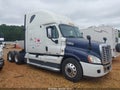 2011 Freightliner Cascadia 125 — photo 13 of 17 | VIN 1FUJGLDR6BSAU1763