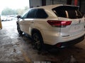 2019 Toyota Highlander — photo 3 of 17 | VIN 5TDBZRFH7KS727152