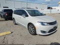 2019 Chrysler Pacifica — photo 1 of 17 | VIN 2C4RC1GG7KR733064