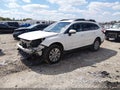 2018 Subaru Outback — photo 2 of 16 | VIN 4S4BSACC1J3207300