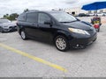 2015 Toyota Sienna — photo 1 of 17 | VIN 5TDYK3DC9FS527902