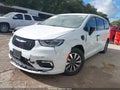 2025 Chrysler Pacifica — photo 2 of 16 | VIN 2C4RC1S75SR580871