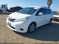 2014 Toyota Sienna — photo 2 of 17 | VIN 5TDKK3DC5ES491243