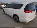 2018 Chrysler Pacifica — photo 3 of 17 | VIN 2C4RC1N76JR105207