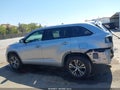 2016 Toyota Highlander — photo 15 of 17 | VIN 5TDKKRFH1GS506271