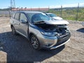 2018 Mitsubishi Outlander — photo 1 of 16 | VIN JA4AZ3A30JJ001661